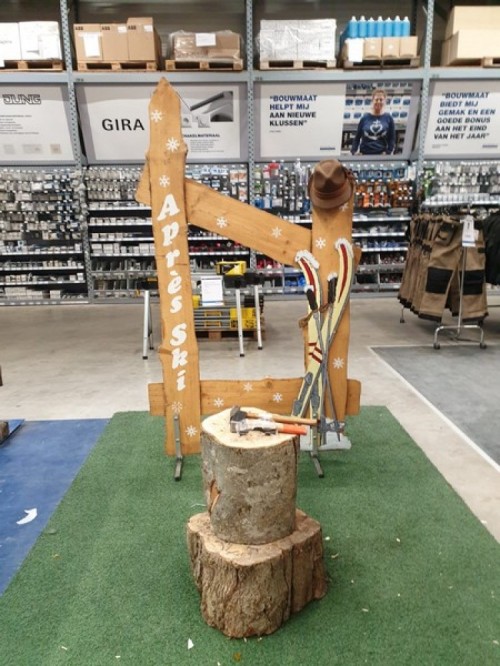 Spijkerslaan met decoratie